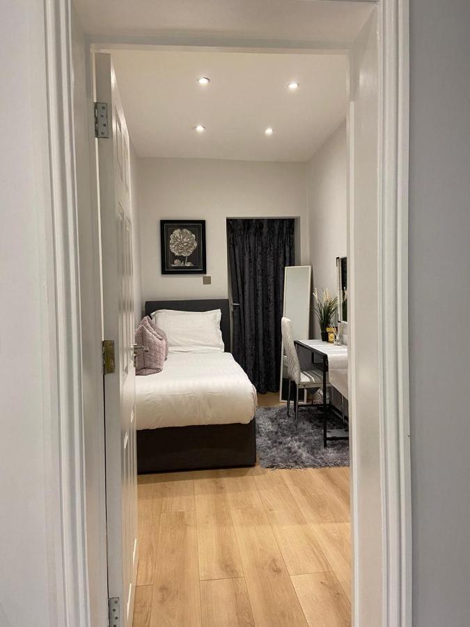 ロンドンElegant 2 Bed Flat In Chiswickアパートメント エクステリア 写真