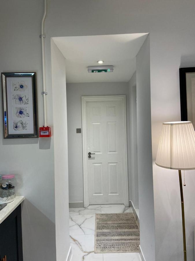 ロンドンElegant 2 Bed Flat In Chiswickアパートメント エクステリア 写真